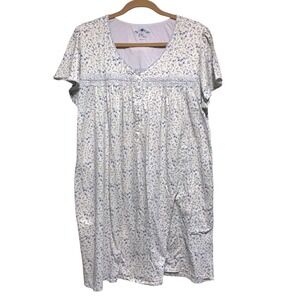 Aria Collection Nightgown Large Floral Lace Trim Pintuck Short Sleeve Blue White